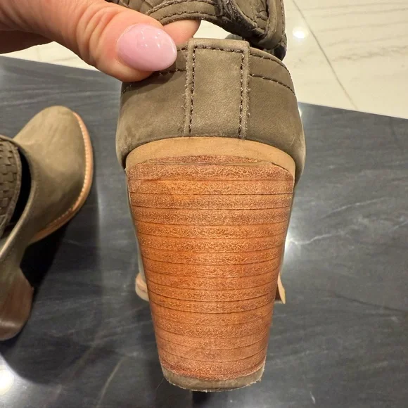 Mule style boot with ankle strap. Olive green. - Picture 8 of 9